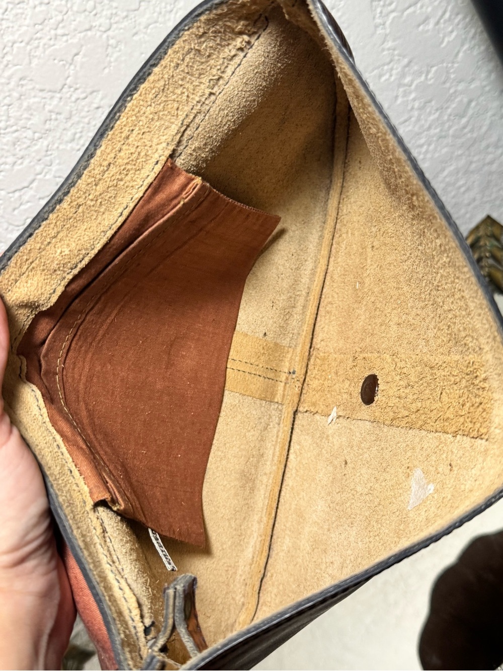 Vintage Leather Wristlet Clutch w/Vintage Beaded Coin Purse - Picture 6 of 13